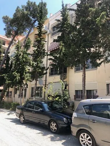 Lili's House Golem, Durres
